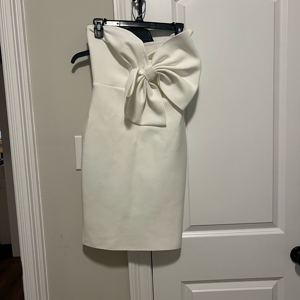 Stylish White Dress with Statement Bow